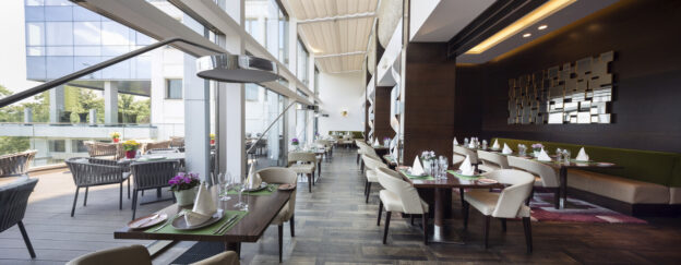 restaurant dining room