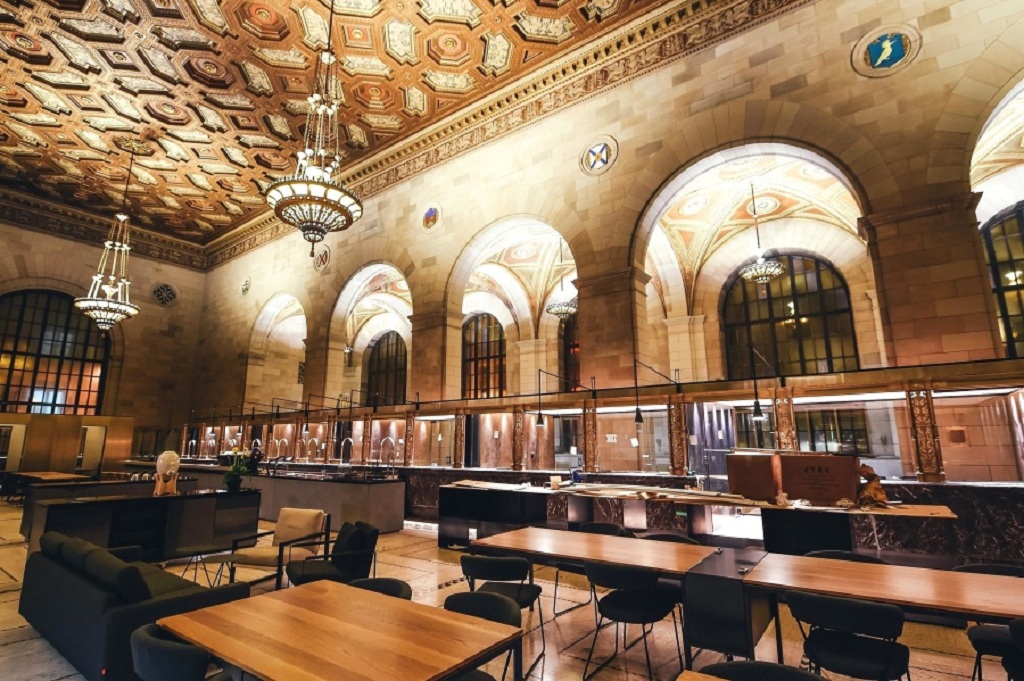 interior-of-the-restaurant