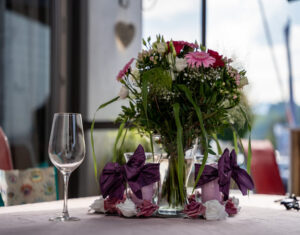 Restaurant Table Décor and Centerpiece Decoration