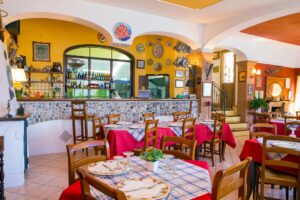 maintain restaurant cleanliness